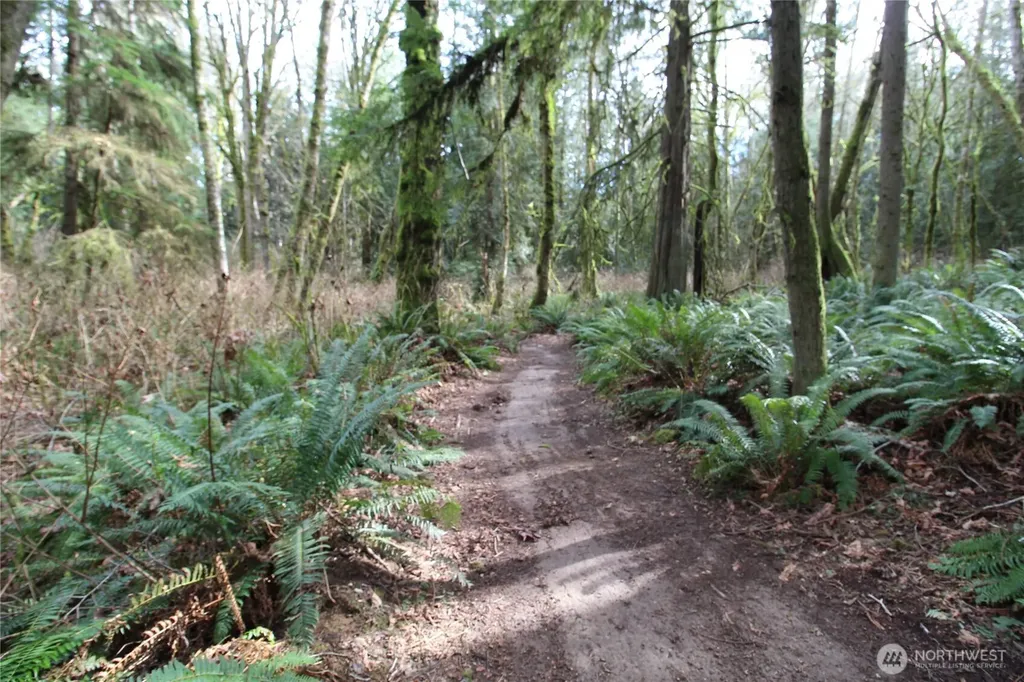 6509 NE Sid Price Road Poulsbo WA 98370