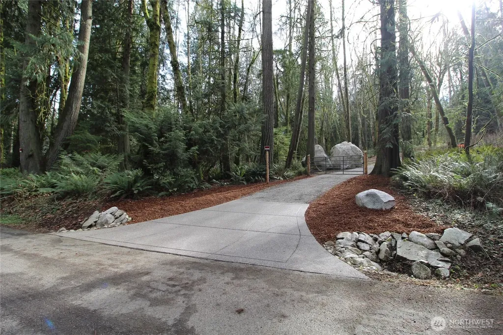 6509 NE Sid Price Road Poulsbo WA 98370