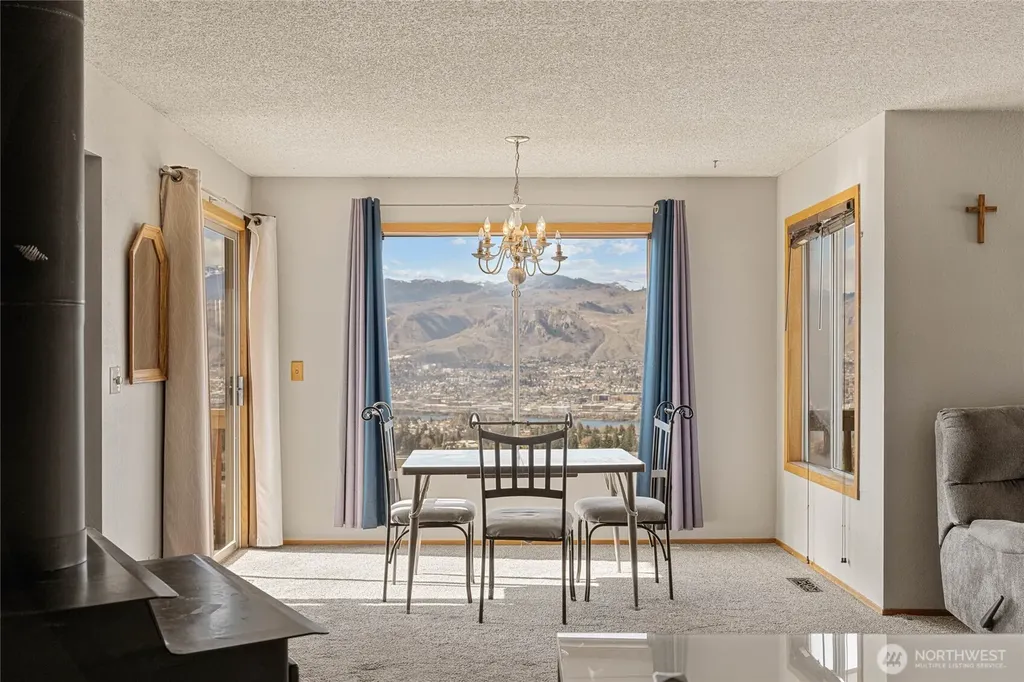 624 Daniels Drive NE East Wenatchee WA 98802