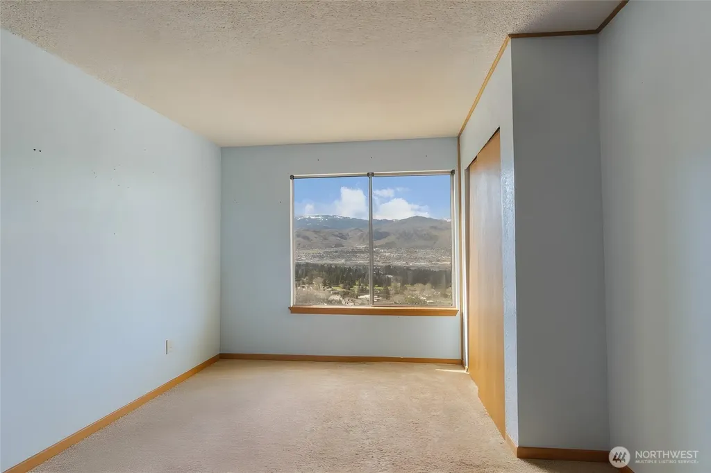 624 Daniels Drive NE East Wenatchee WA 98802