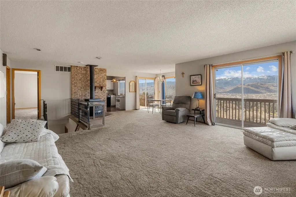 624 Daniels Drive NE East Wenatchee WA 98802