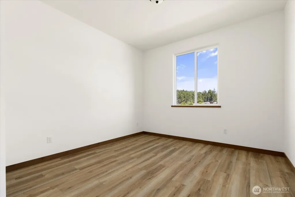 900 NW Shire Street Oak Harbor WA 98277