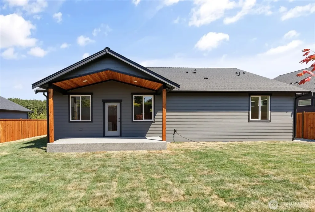 900 NW Shire Street Oak Harbor WA 98277
