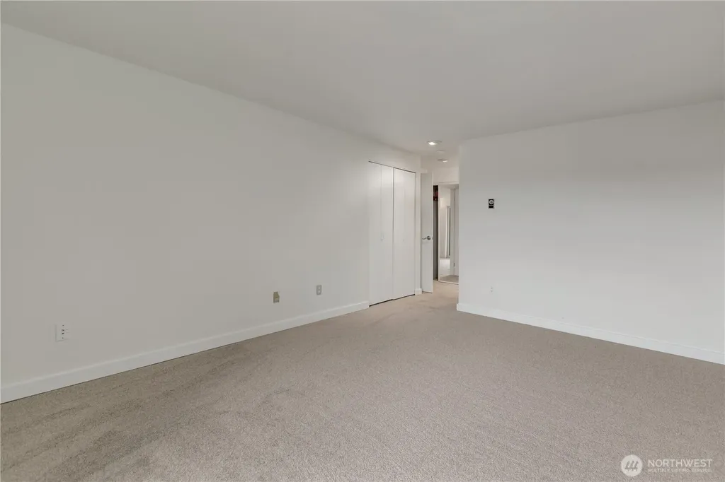 2253 Gilman Drive W Seattle WA 98119