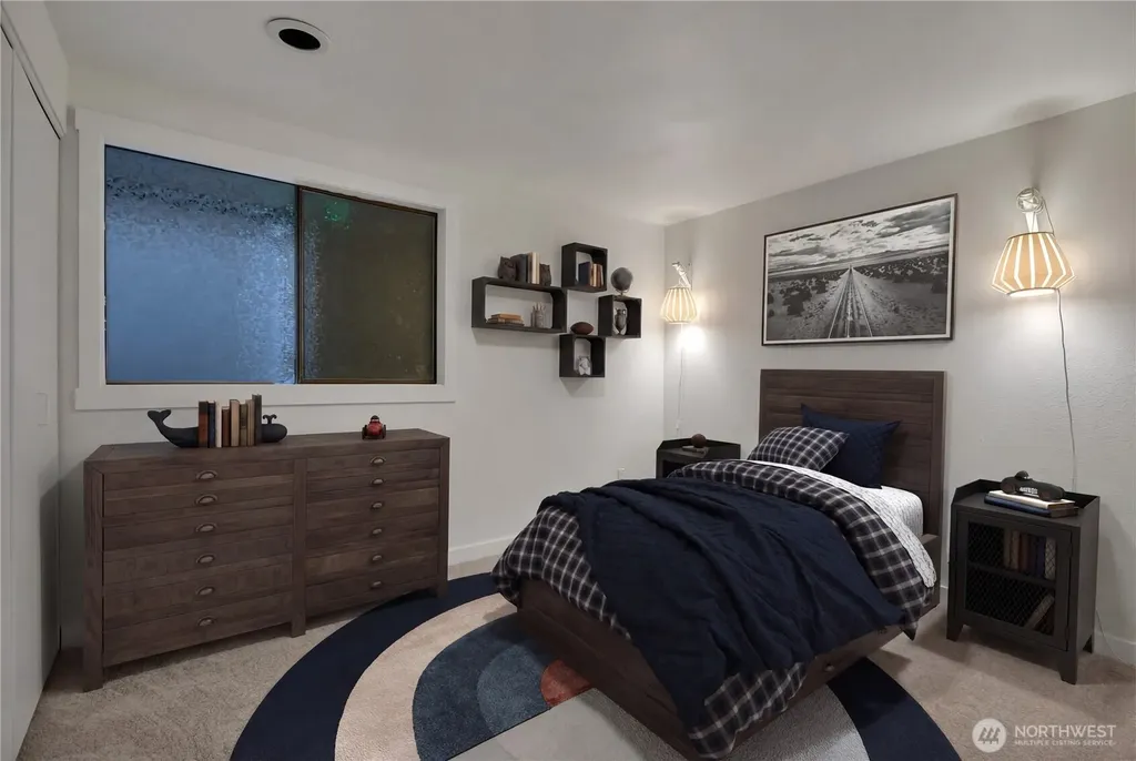 2253 Gilman Drive W Seattle WA 98119