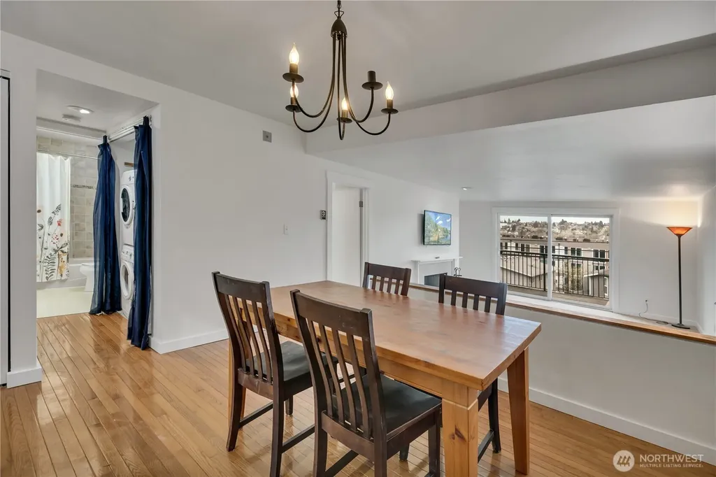2253 Gilman Drive W Seattle WA 98119