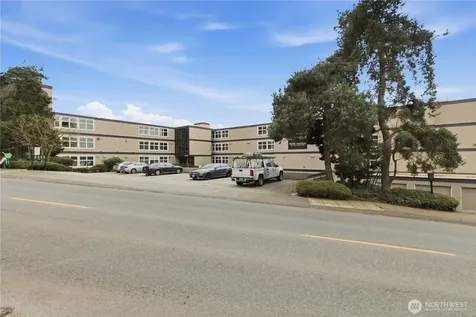 2253 Gilman Drive W Seattle WA 98119