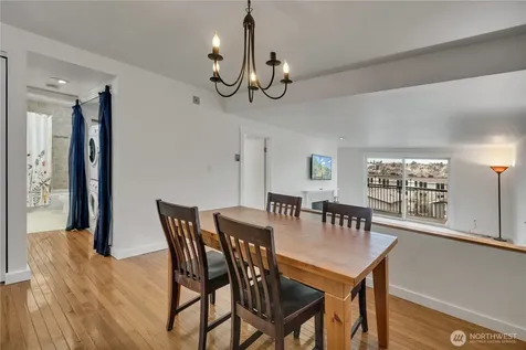 2253 Gilman Drive W Seattle WA 98119