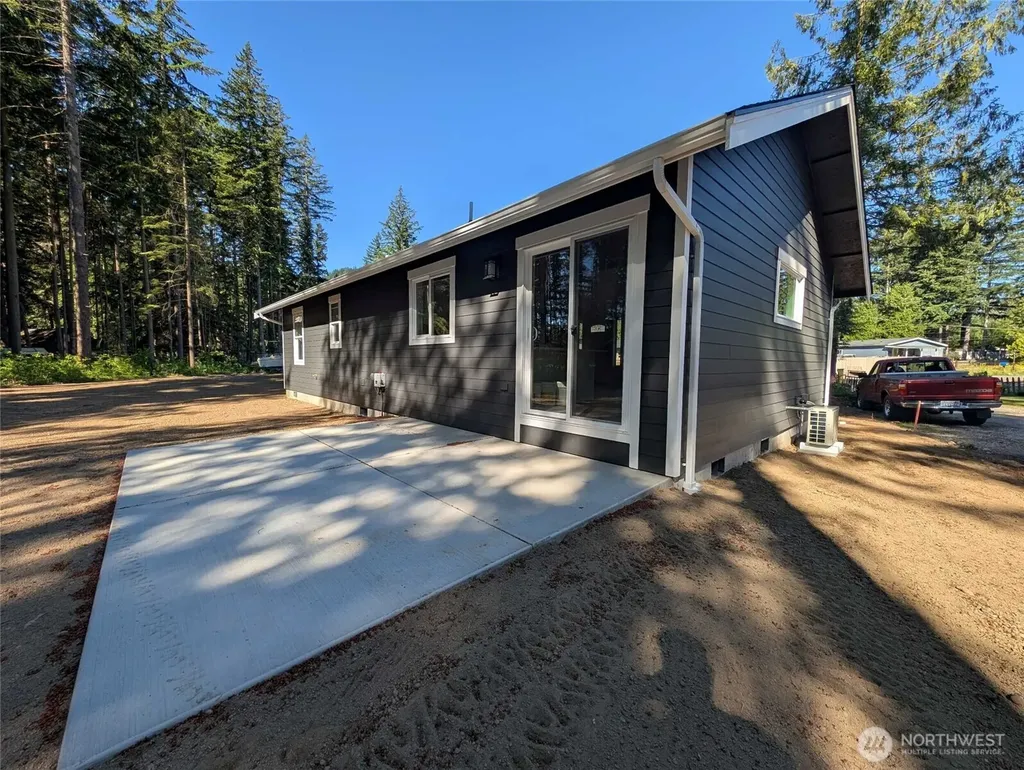 8672 Bell Court Maple Falls WA 98266