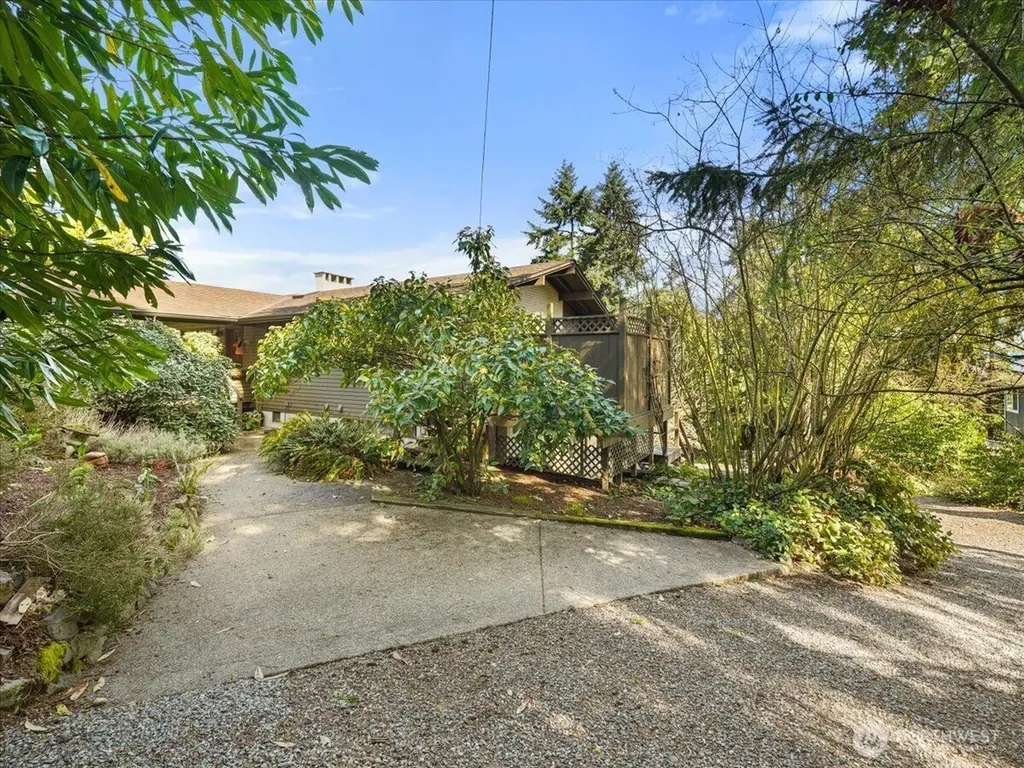23850 43rd Avenue S Kent WA 98032