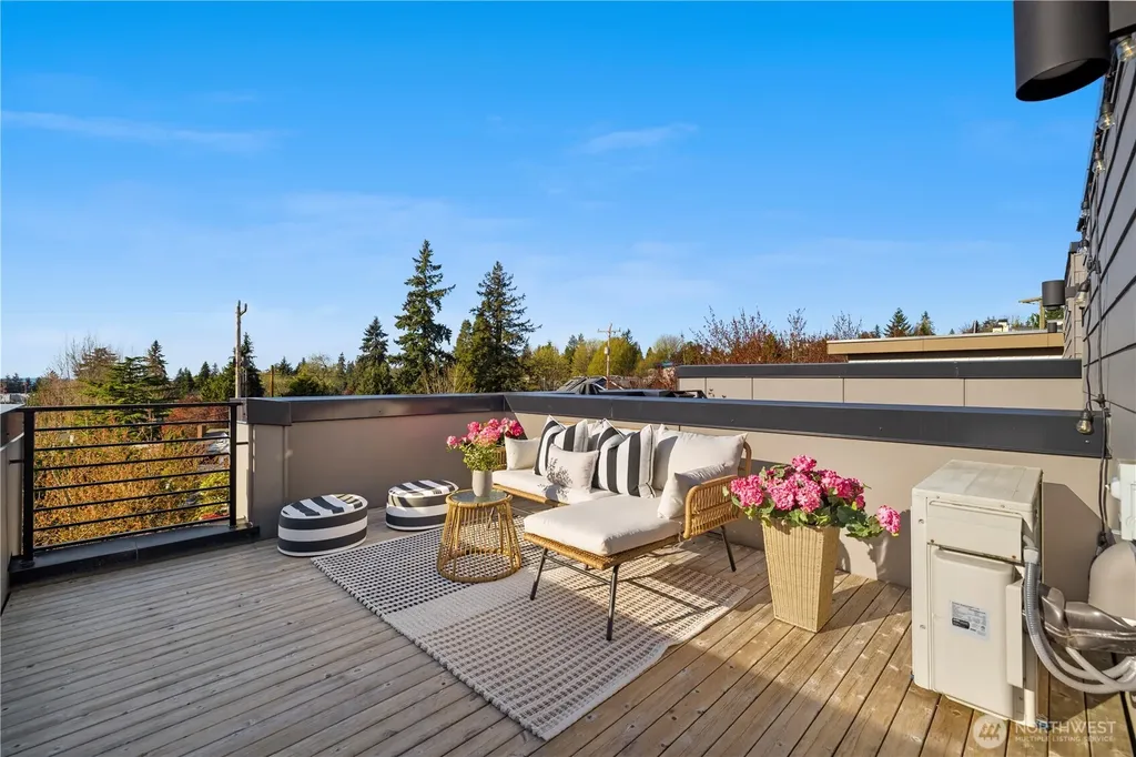 10162 Holman Road NW Seattle WA 98177