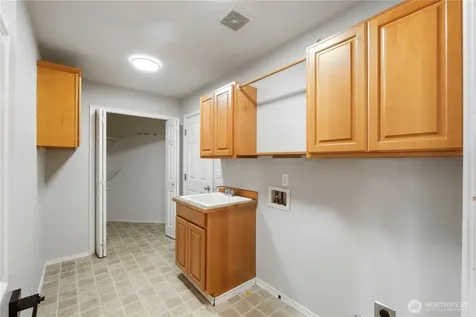 5805 51st Ave Ct E Tacoma WA 98443