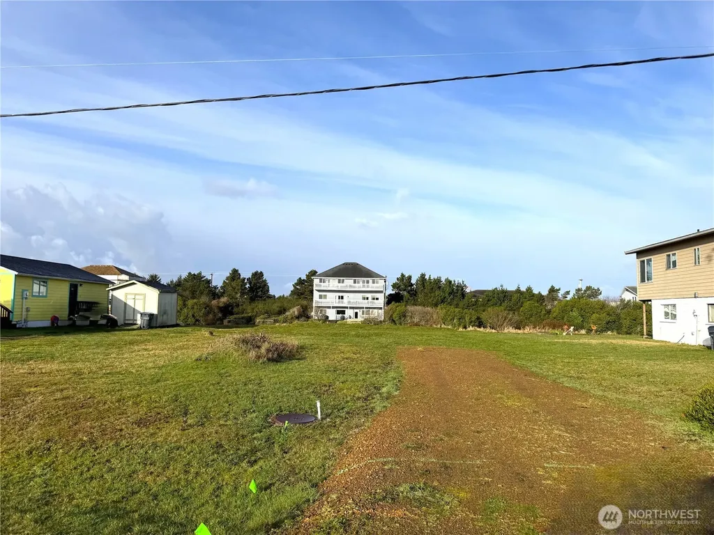 555 Canal Drive NE Ocean Shores WA 98569