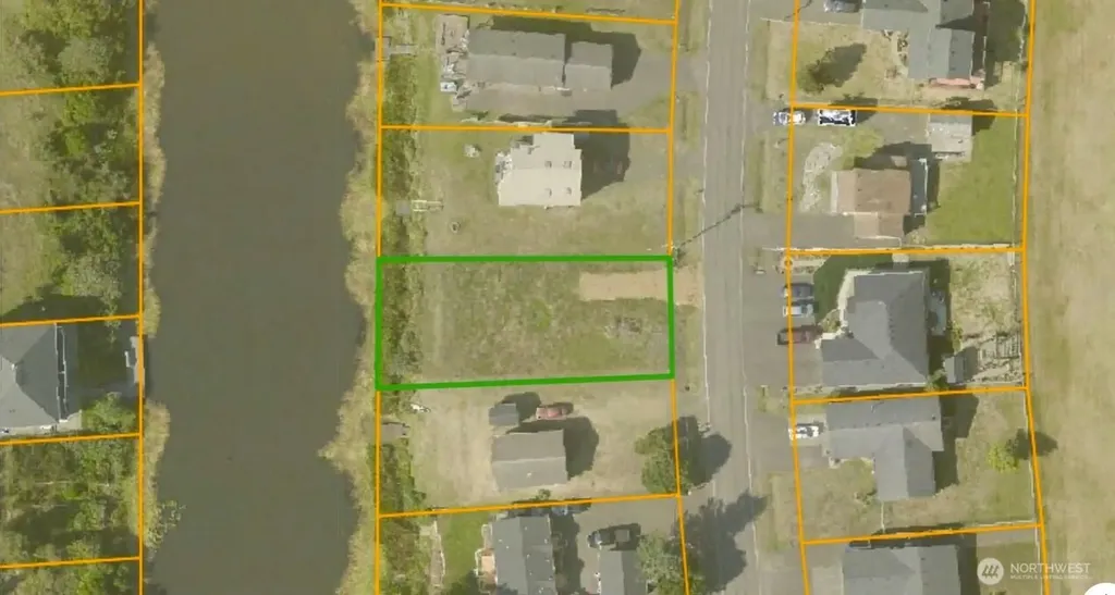 555 Canal Drive NE Ocean Shores WA 98569