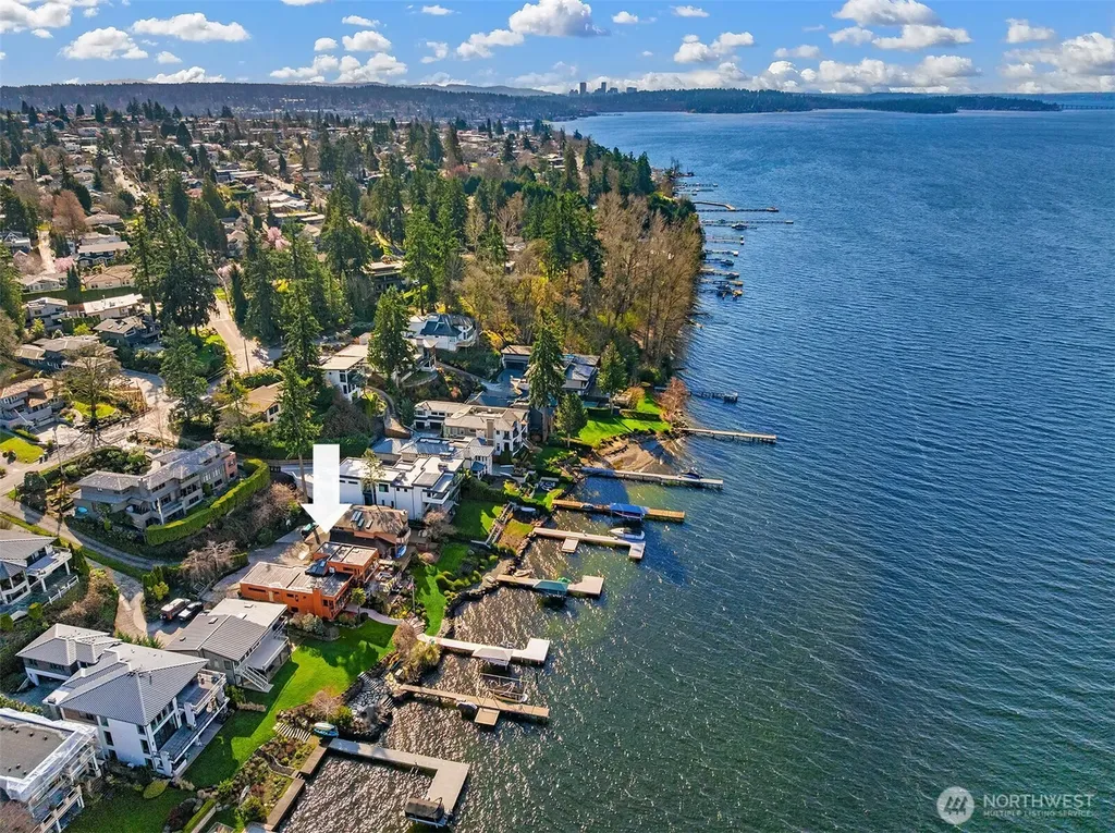 1621 10th Street W Kirkland WA 98033