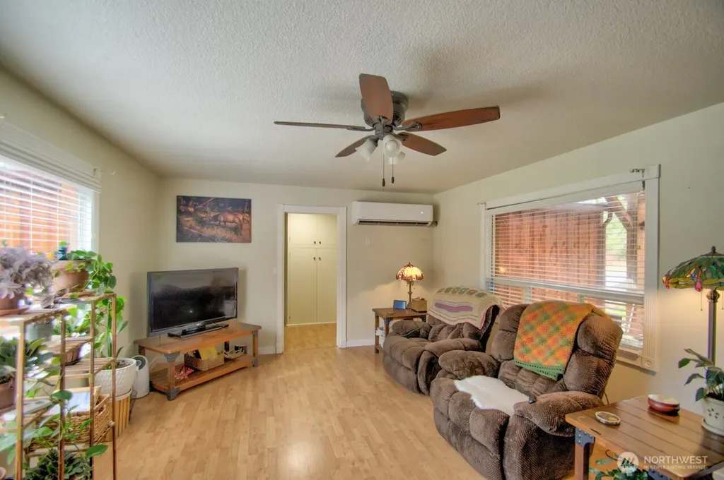 1296 Centralia Alpha Road Chehalis WA 98532