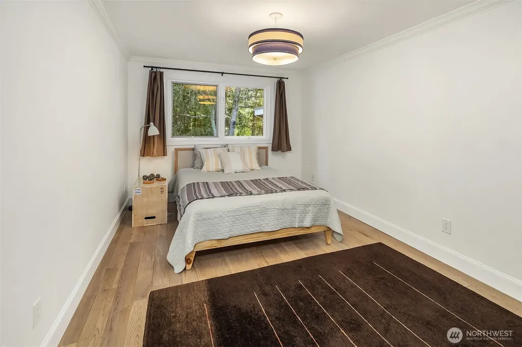 5610 W Mercer Way Mercer Island WA 98040