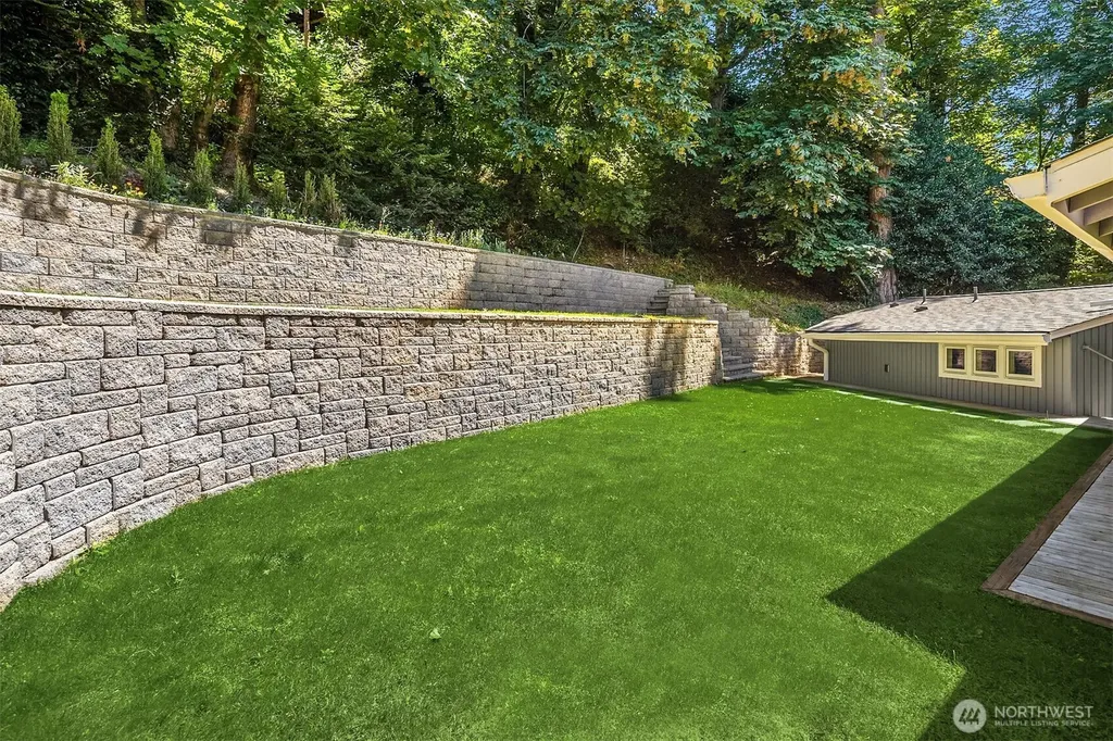 5610 W Mercer Way Mercer Island WA 98040