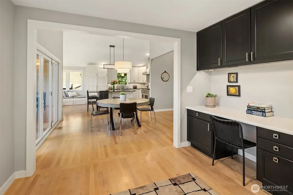5610 W Mercer Way Mercer Island WA 98040