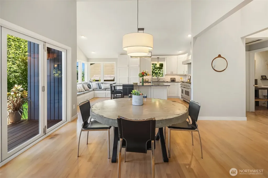 5610 W Mercer Way Mercer Island WA 98040