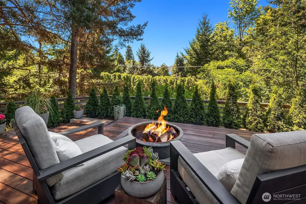 5610 W Mercer Way Mercer Island WA 98040
