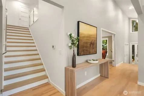 5610 W Mercer Way Mercer Island WA 98040