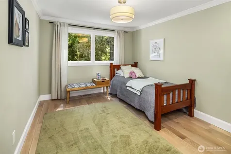 5610 W Mercer Way Mercer Island WA 98040