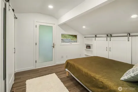 5610 W Mercer Way Mercer Island WA 98040