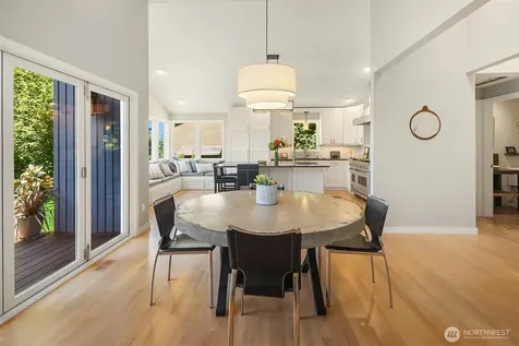 5610 W Mercer Way Mercer Island WA 98040