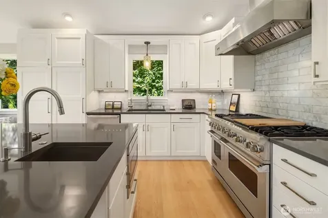5610 W Mercer Way Mercer Island WA 98040