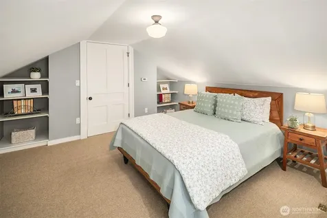 4422 Montana Circle W Seattle WA 98199