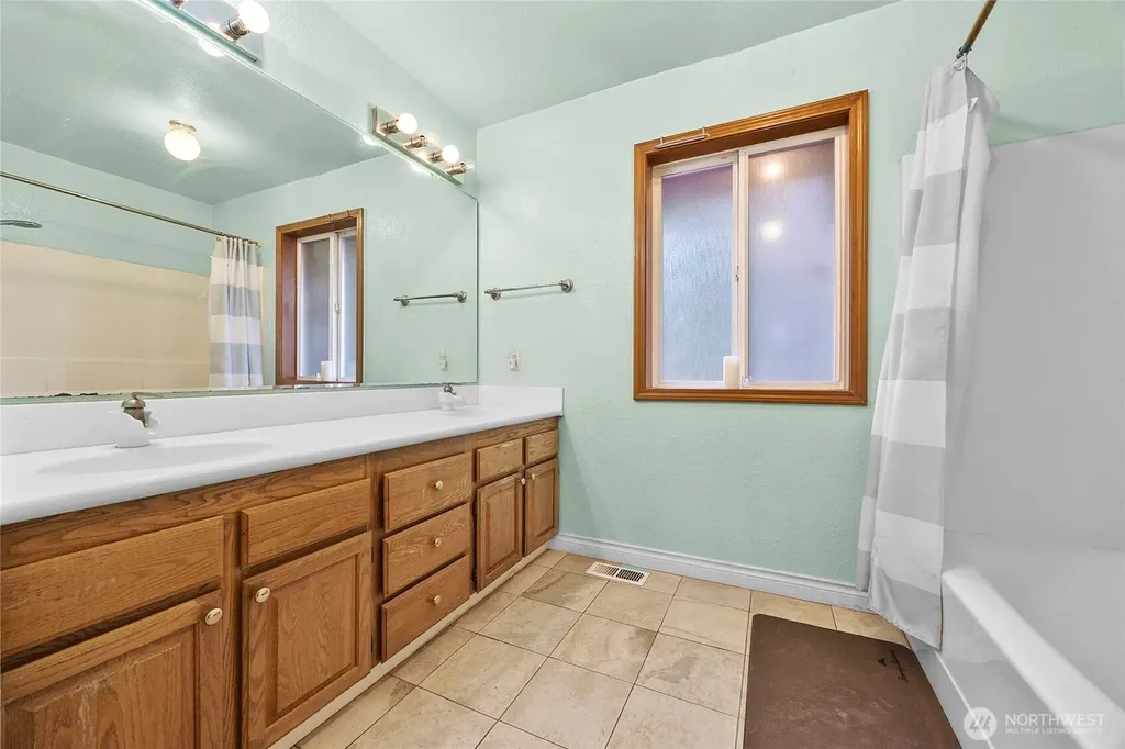 4802 51st Street Ct E Tacoma WA 98443