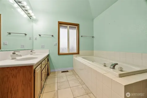 4802 51st Street Ct E Tacoma WA 98443