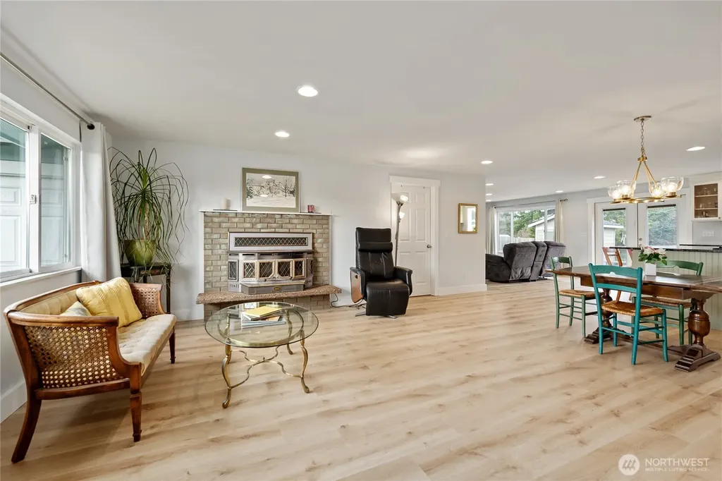 801 Livingston Bay Shore Drive Camano Island WA 98282