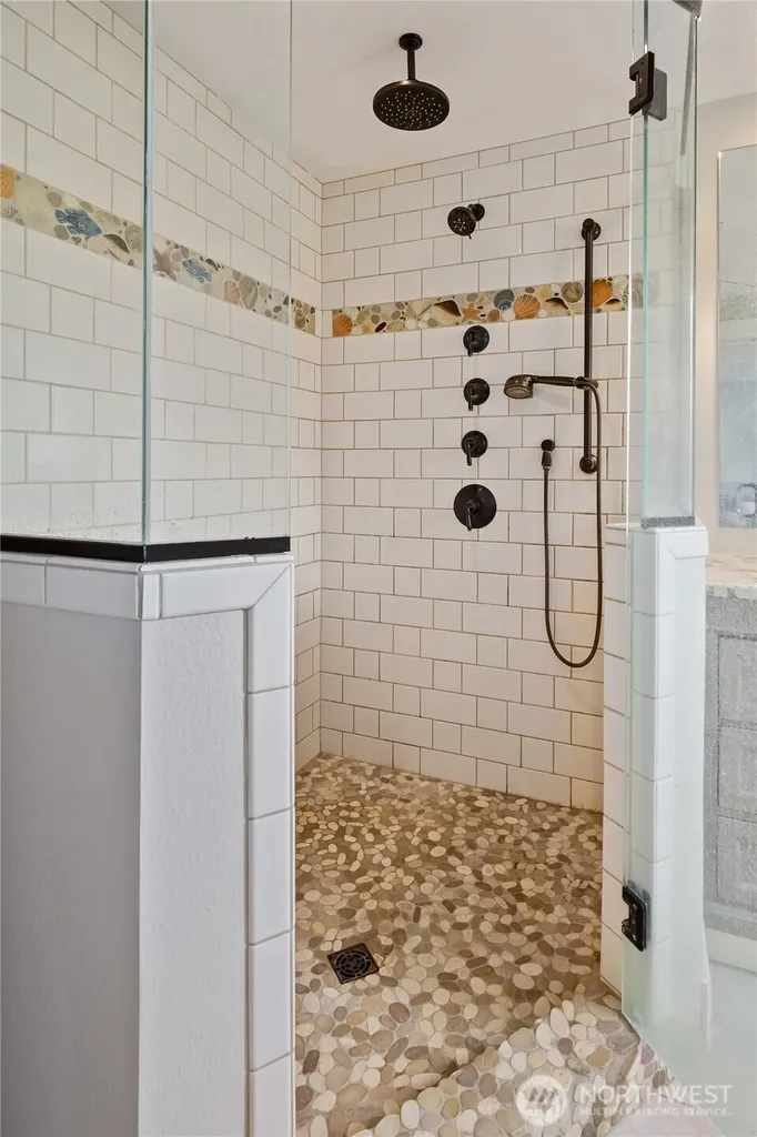 801 Livingston Bay Shore Drive Camano Island WA 98282