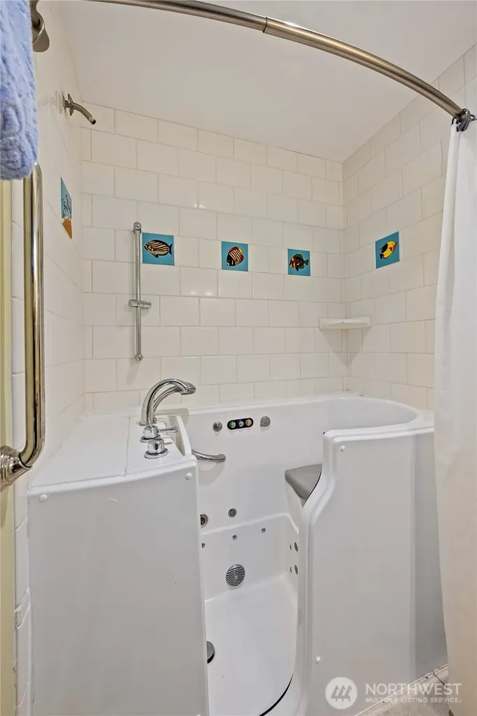 801 Livingston Bay Shore Drive Camano Island WA 98282