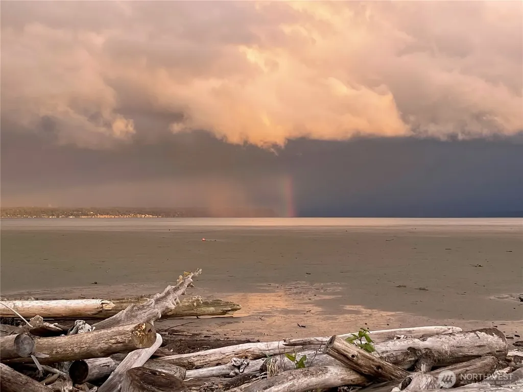 801 Livingston Bay Shore Drive Camano Island WA 98282