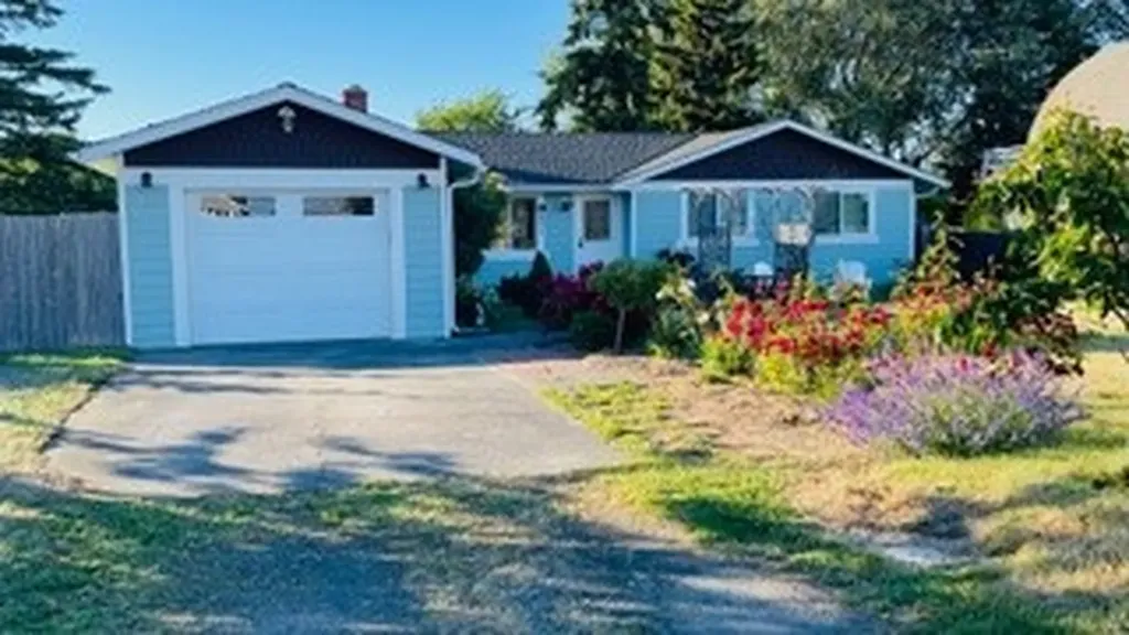 801 Livingston Bay Shore Drive Camano Island WA 98282