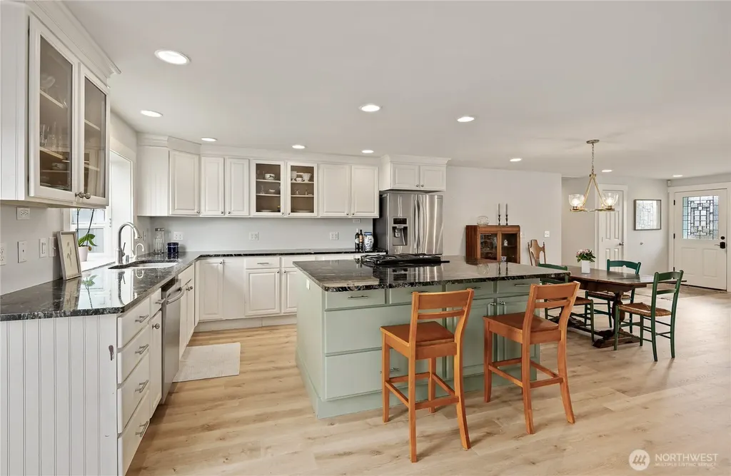 801 Livingston Bay Shore Drive Camano Island WA 98282