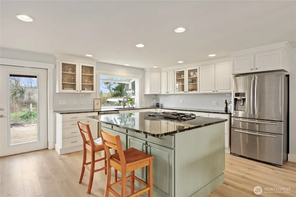 801 Livingston Bay Shore Drive Camano Island WA 98282