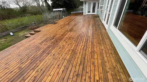 801 Livingston Bay Shore Drive Camano Island WA 98282
