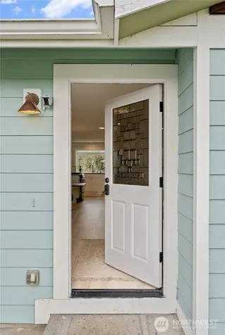 801 Livingston Bay Shore Drive Camano Island WA 98282