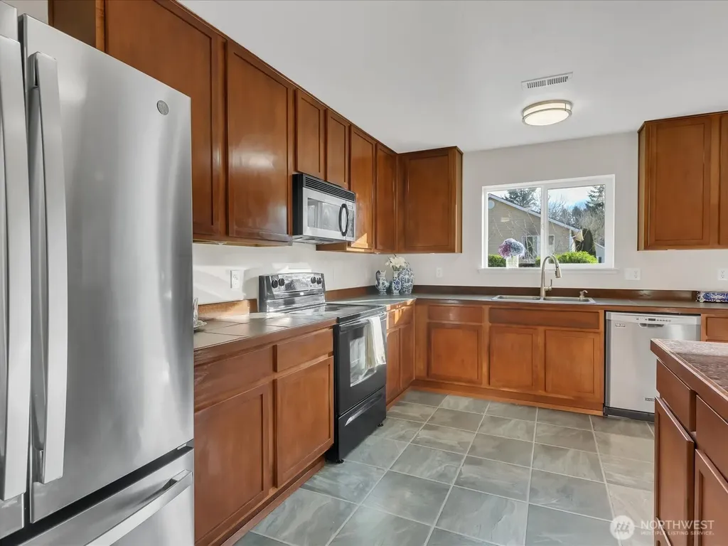 1716 250th Court SE Sammamish WA 98075
