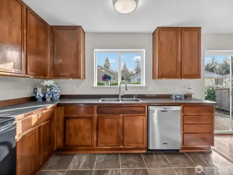1716 250th Court SE Sammamish WA 98075