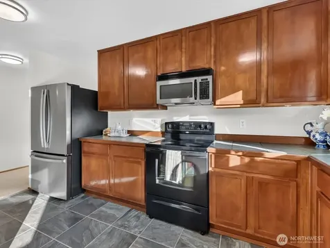 1716 250th Court SE Sammamish WA 98075