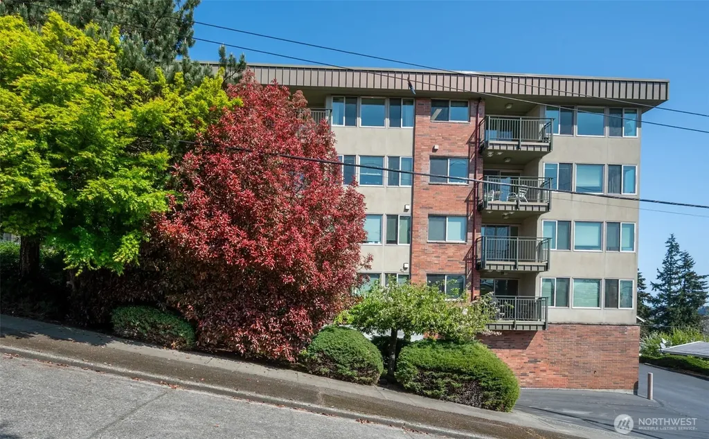 3400 25th Avenue W Seattle WA 98199