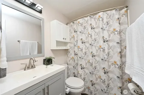 3400 25th Avenue W Seattle WA 98199