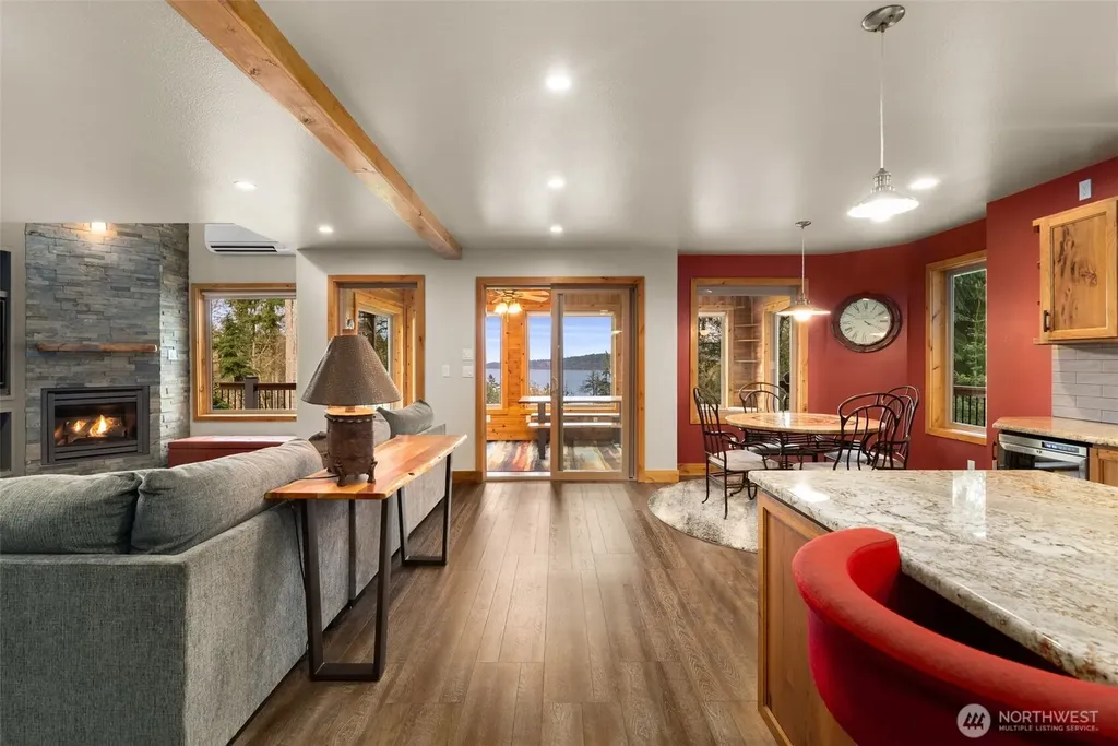 12511 Cole Point Drive Anderson Island WA 98303
