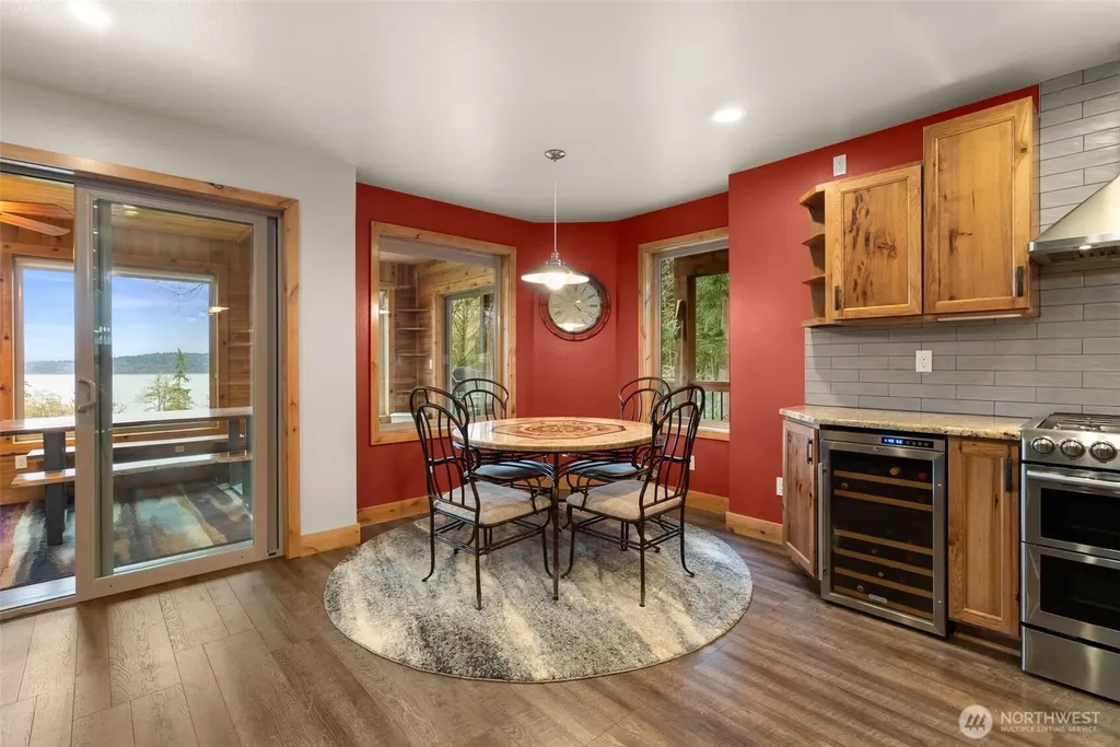 12511 Cole Point Drive Anderson Island WA 98303