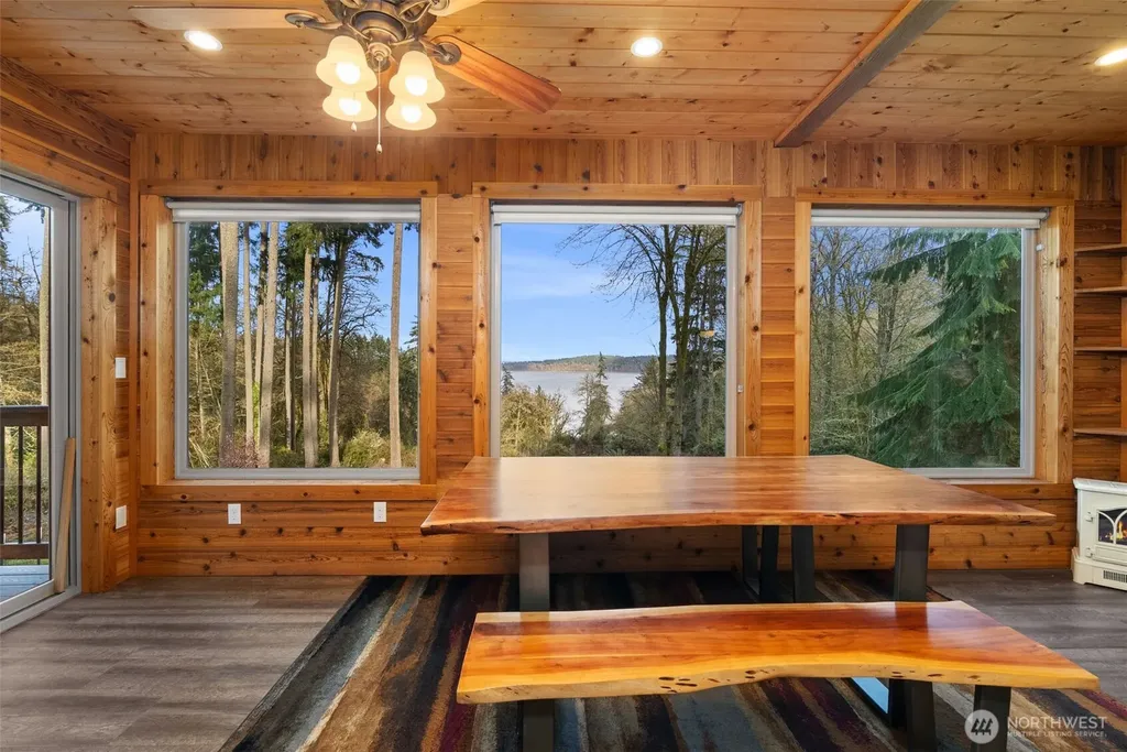 12511 Cole Point Drive Anderson Island WA 98303